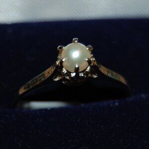 18K White Gold Pearl Ring